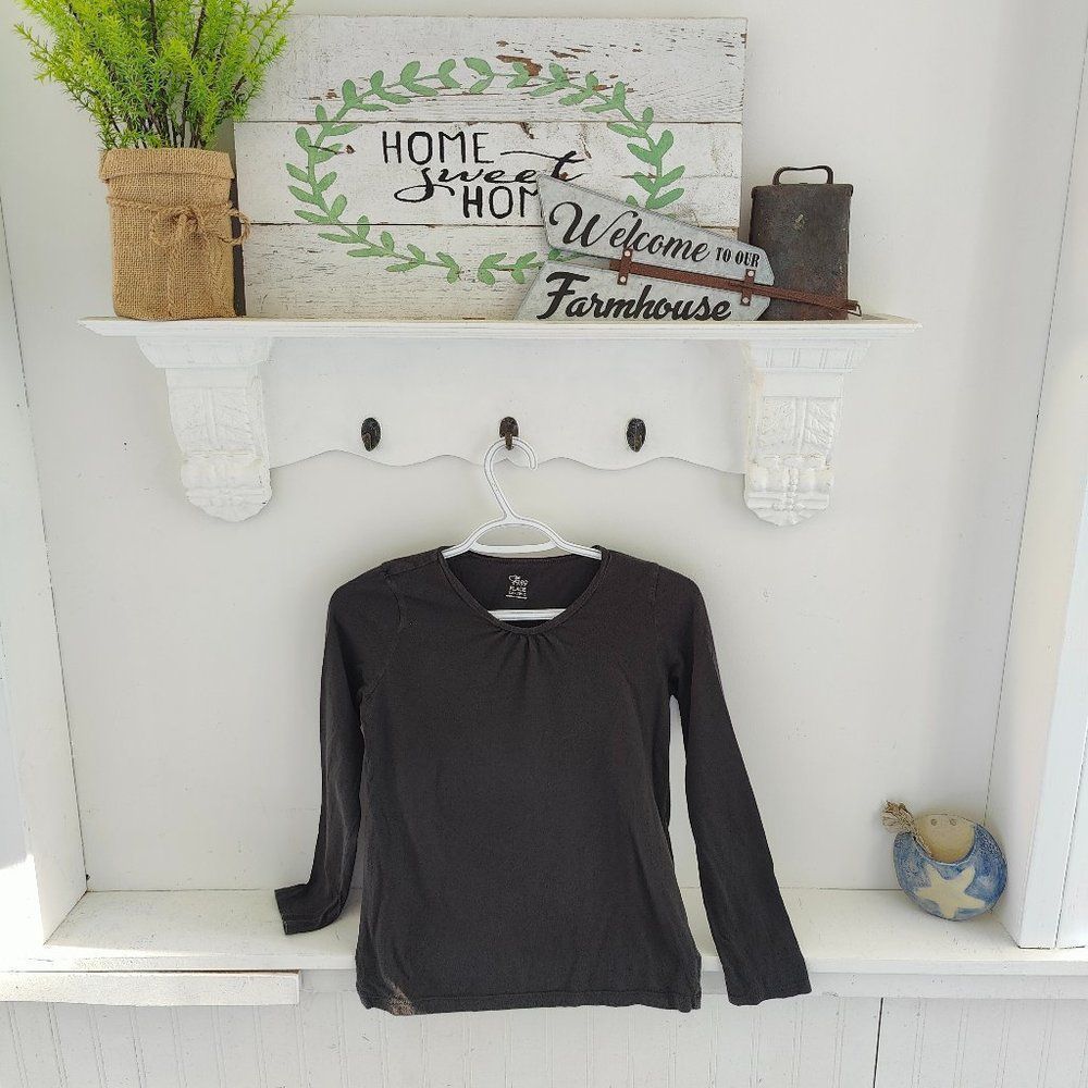 Size 10 - 12 Girl's Long Sleeve T Shirt Black in Color, Pre-owned.
